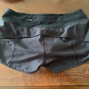 SOLD   Lululemon Size 6